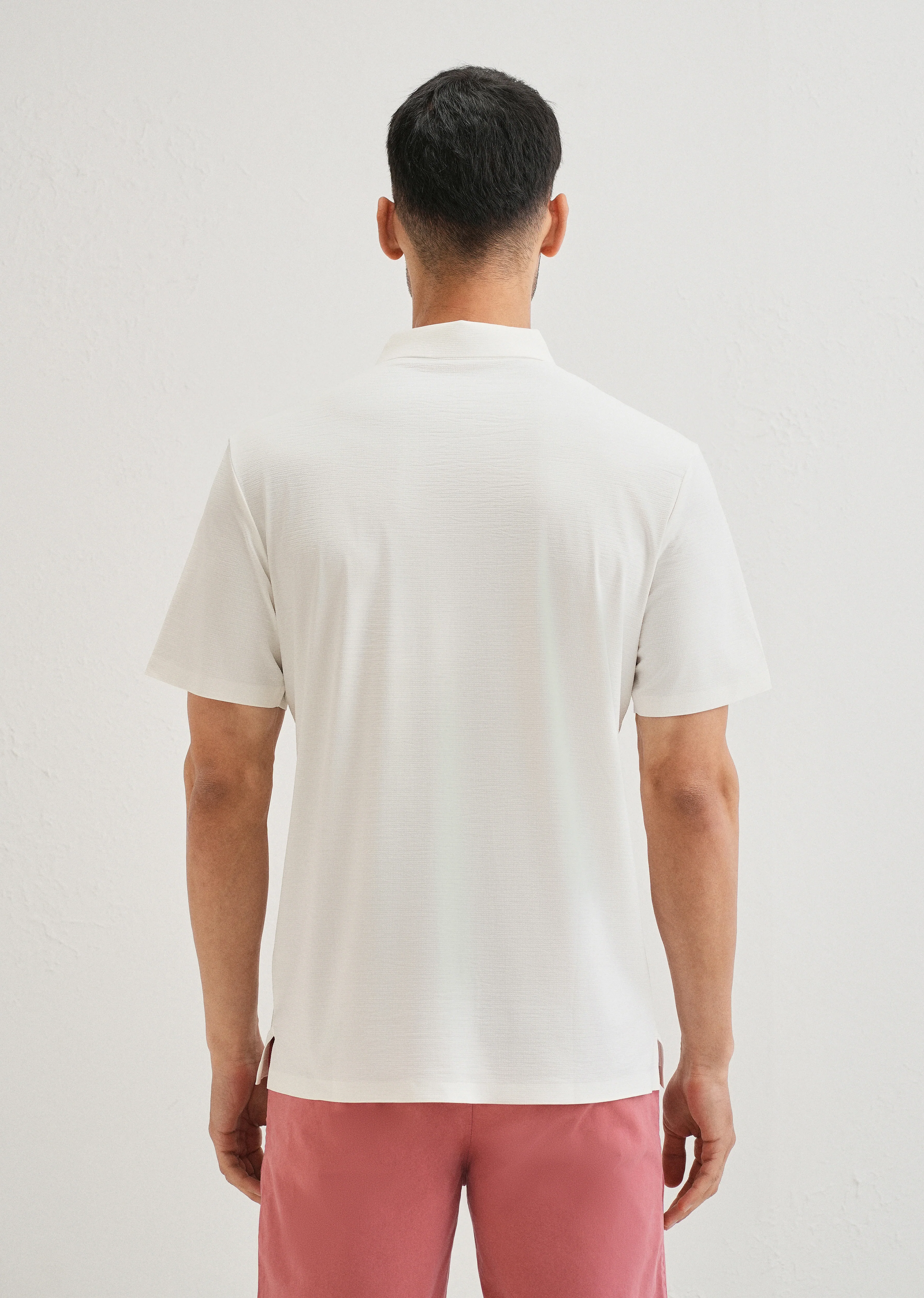 Textured White Plain Stitchless Polo T-shirt - Image 2